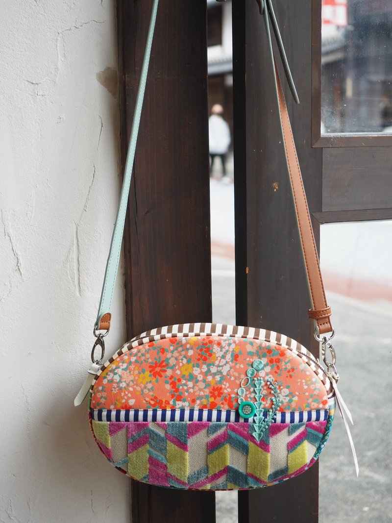 niko×AMBER 独家原创蕾丝 椭圆包 - 侧背包/斜挎包 - 其他材质 多色