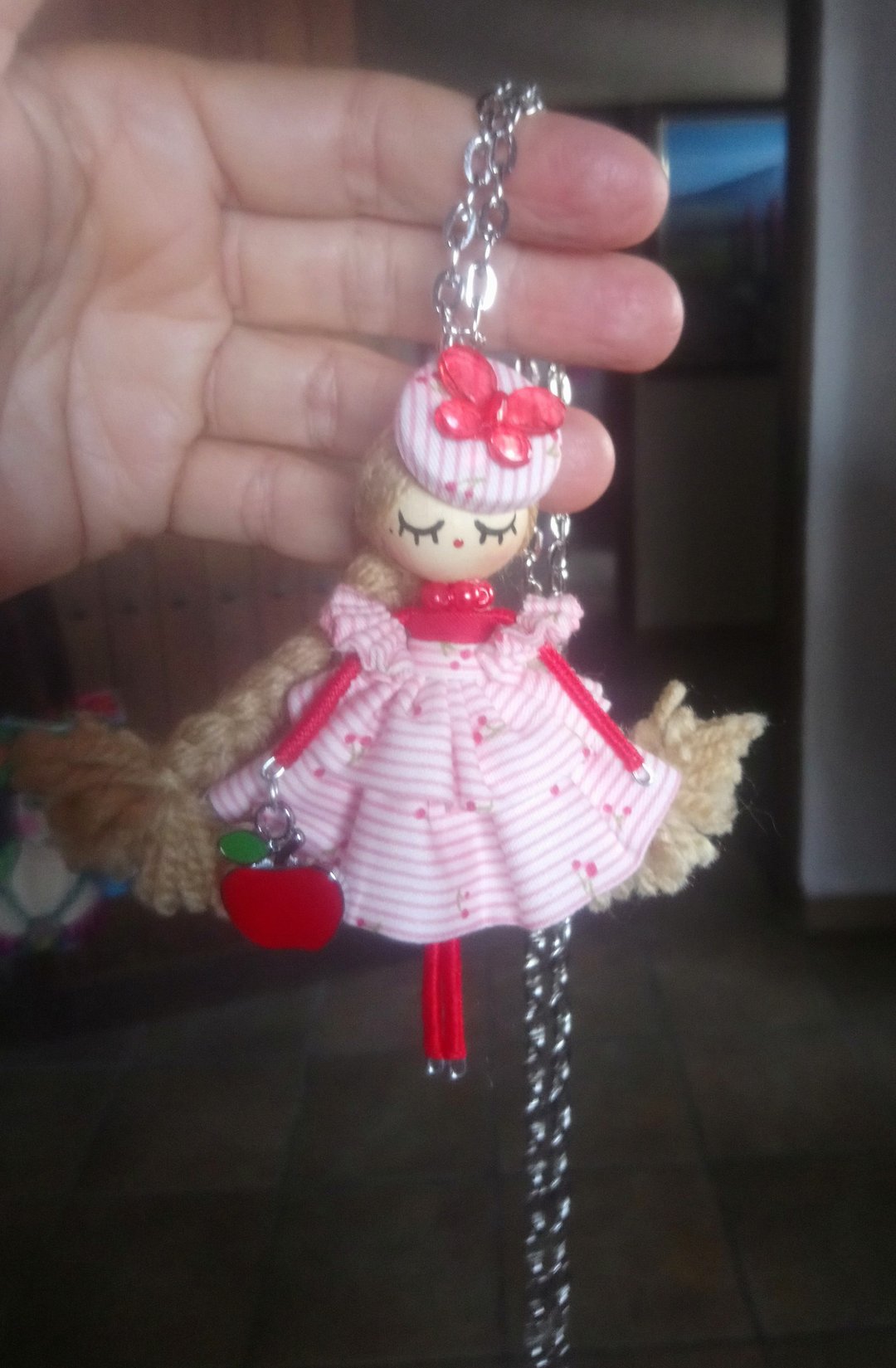 brooch doll and necklace - 项链 - 木头 红色