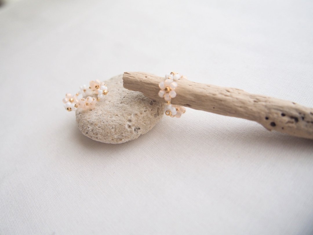 bead ring cherry blossom - 戒指 - 其他材质 粉红色