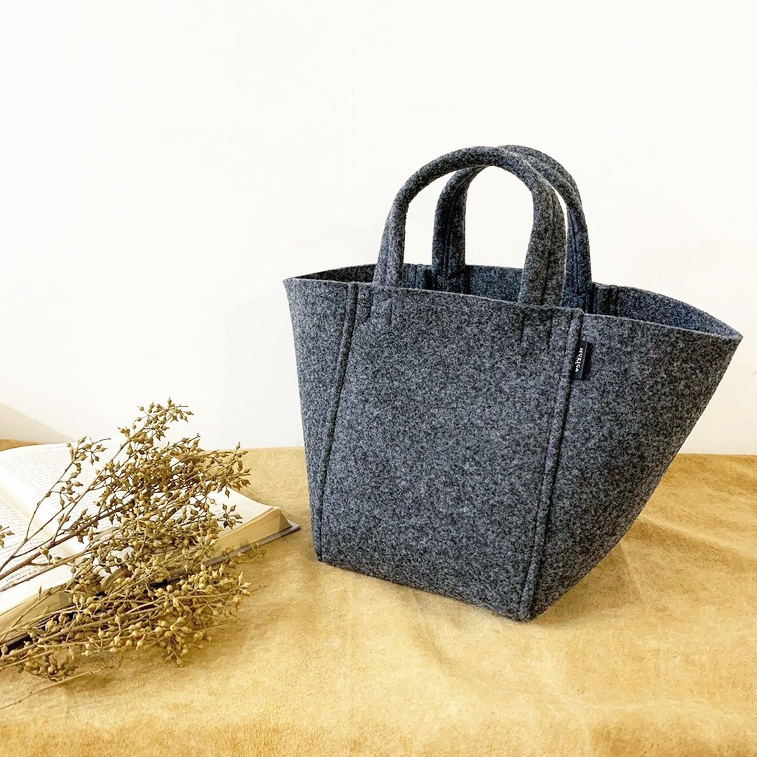 PET bottle recycled felt colorful tote bag S size 3 colors development tote bag Large capacity A4 storage Light sustainable SDGs M1082 - 手提包/手提袋 - 环保材料 