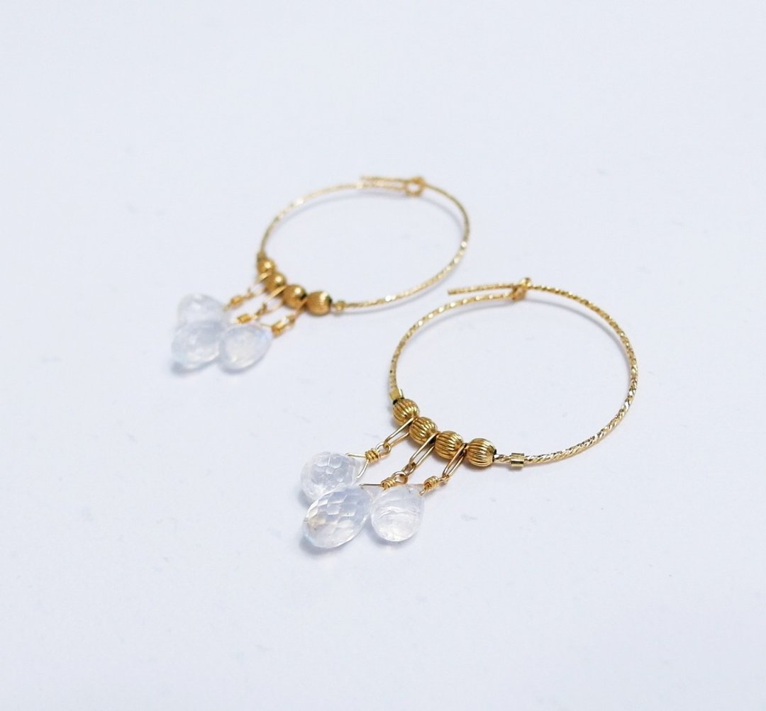 顶级强蓝光玻璃体透天然月光石耳环 百搭  轻珠宝 14K GF 水晶 - 耳环/耳夹 - 宝石 白色