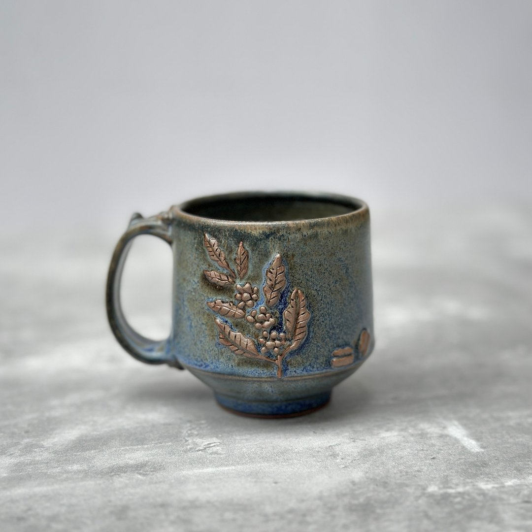 泥绘咖啡树灰蓝釉小陶杯 - 咖啡杯/马克杯 - 陶 蓝色