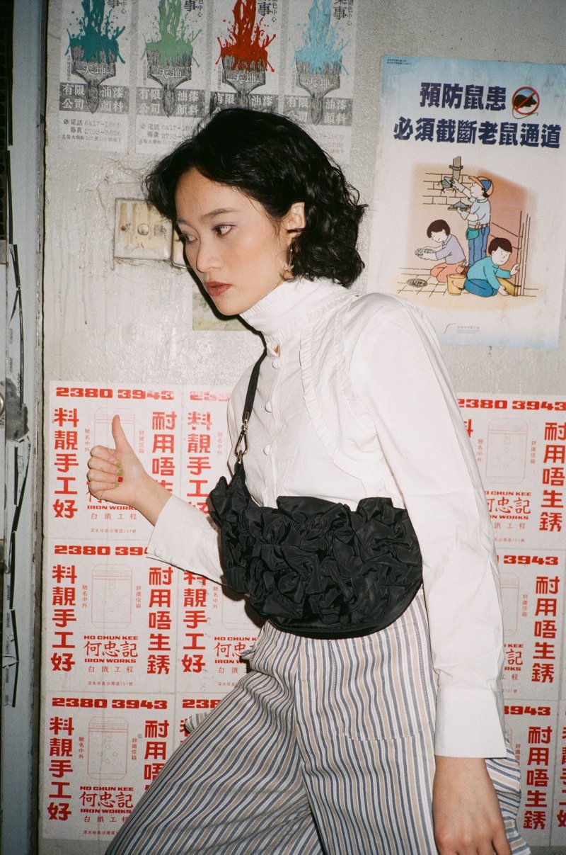 原创胸前Ruffles胃腰包 - 黑色 - 侧背包/斜挎包 - 其他人造纤维 黑色