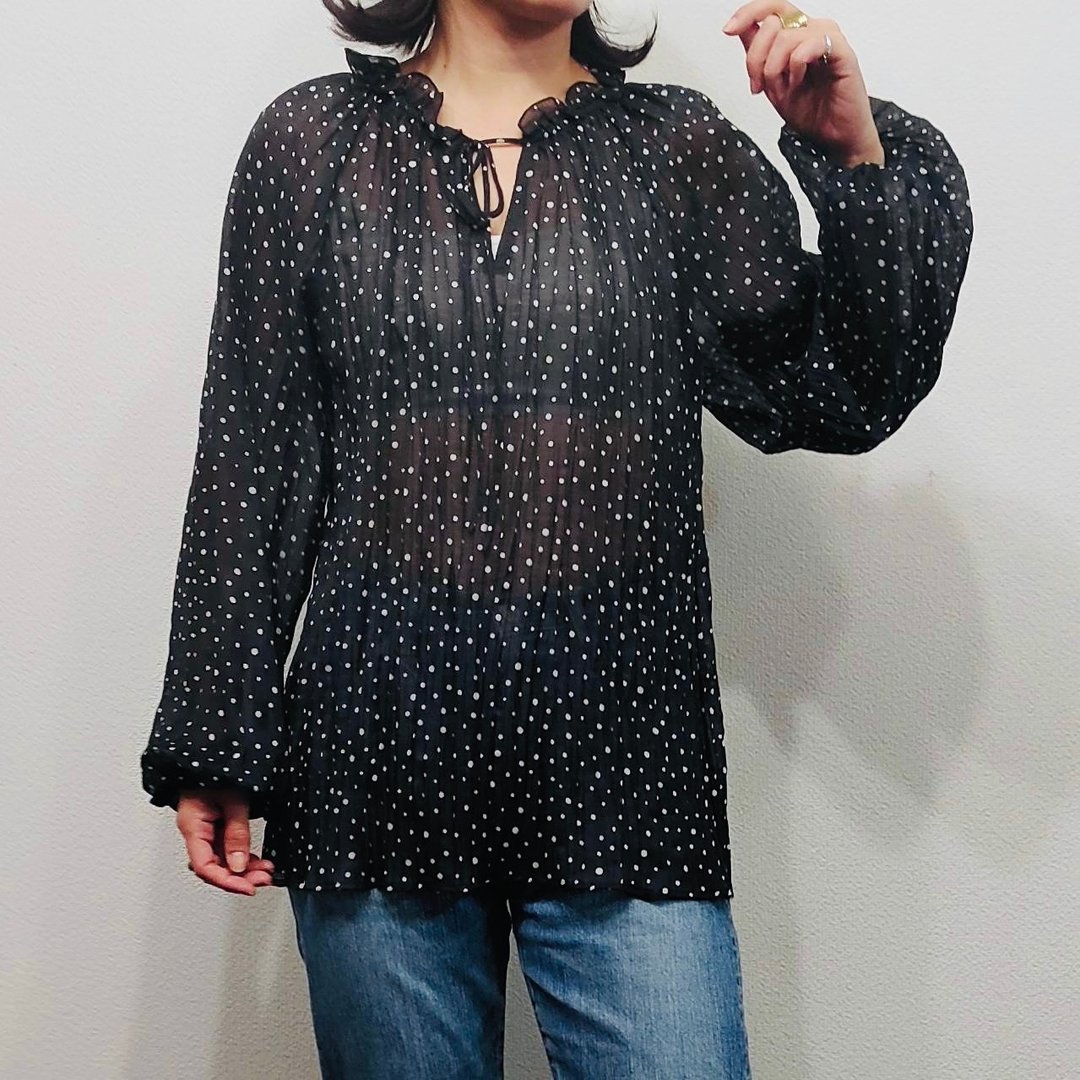 日本制【圆点荷叶边褶皱衬衫】 圆点 荷叶边 黑色 - 女装衬衫 - 其他材质 黑色