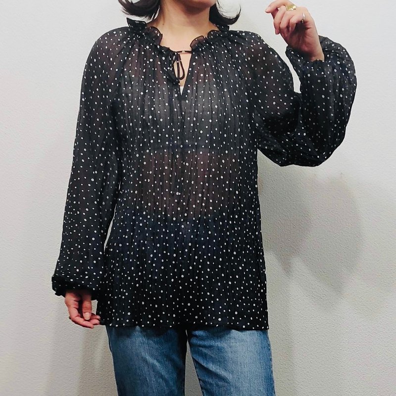 日本制【圆点荷叶边褶皱衬衫】 圆点 荷叶边 黑色 - 女装衬衫 - 其他材质 黑色