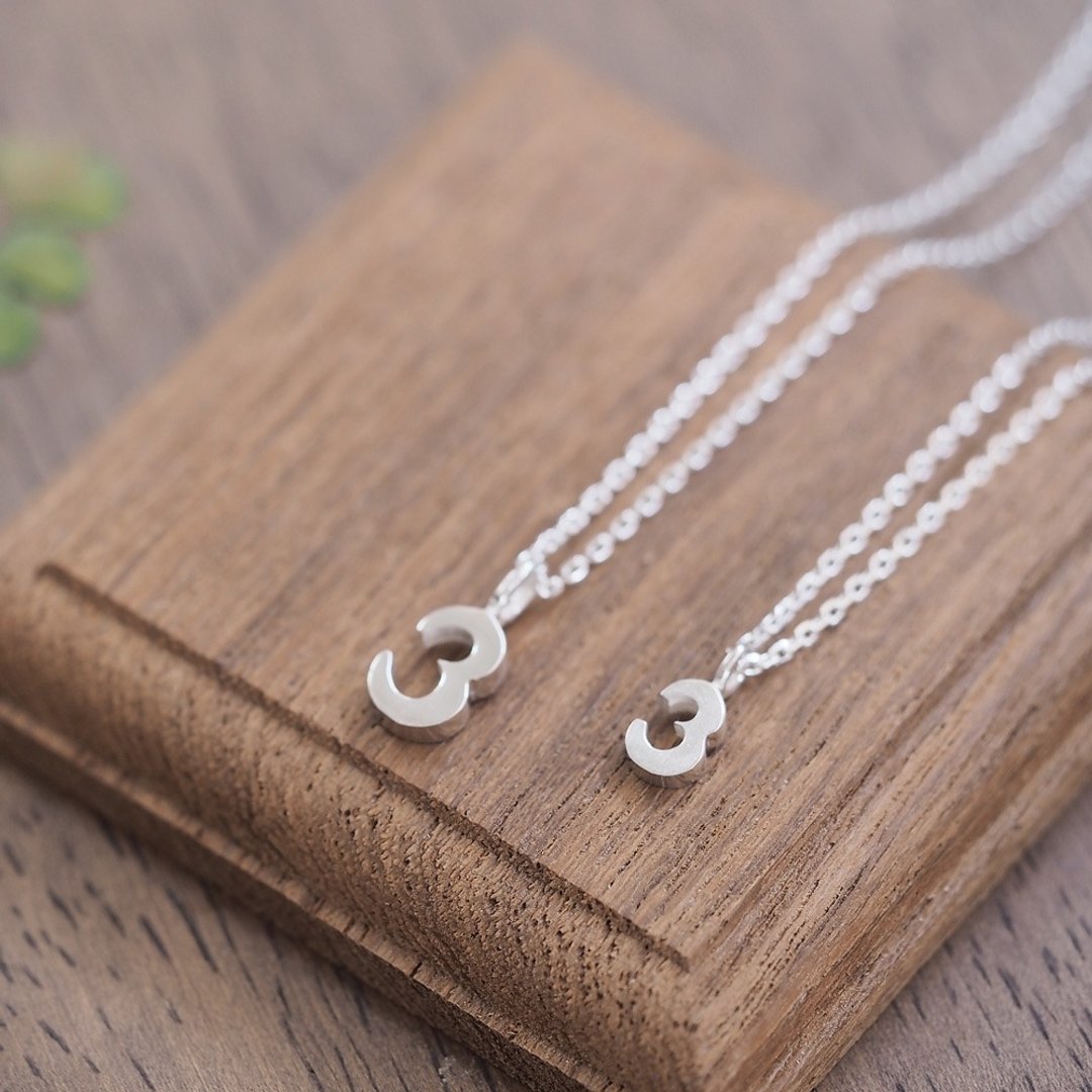 2 pieces set) Number 3 pair Necklace Silver 925 - 项链 - 其他金属 银色