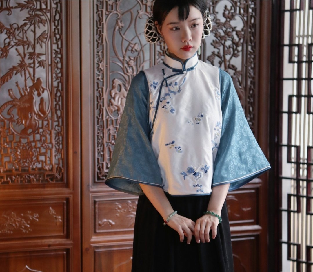 【岸芷汀蓝 】民国复古风 三蓝绣中式倒大袖上衣 - 女装上衣 - 其他材质 蓝色