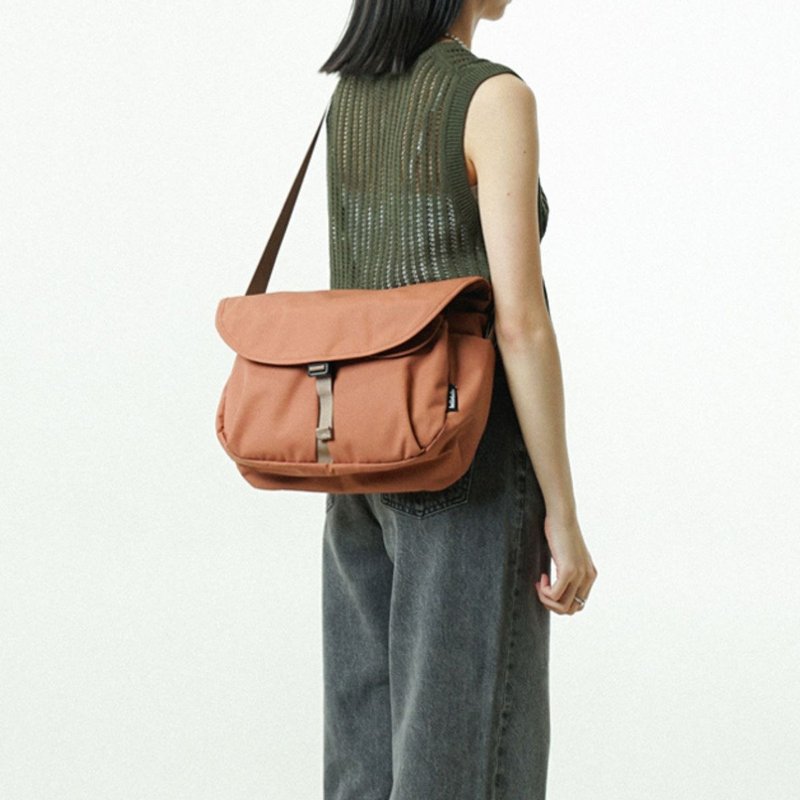 VON 数码单镜反光相机袋 (赤褐啡) - 侧背包/斜挎包 - 环保材料 咖啡色