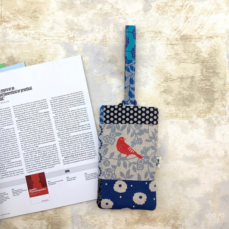 红雀/设计师布款—铺棉手机套/手机袋 - 手机壳/手机套 - 棉．麻 