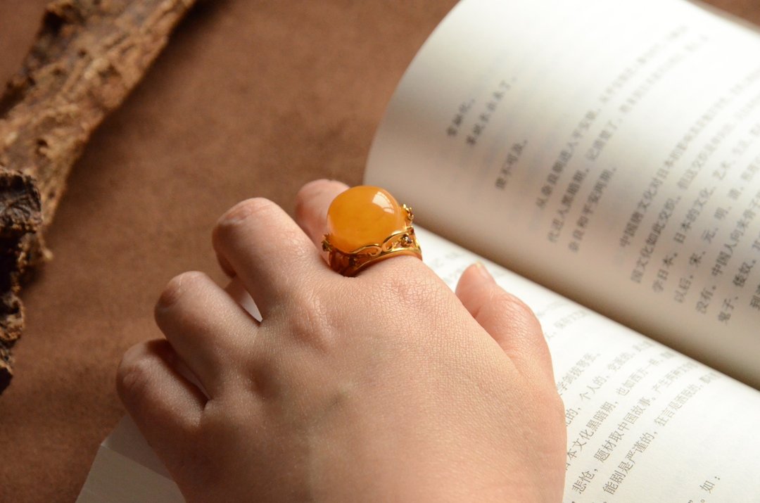【毓薇】天然鸡油黄满蜜琥珀蜜蜡纯925纯银镀金高级感活口指环 - 戒指 - 半宝石 
