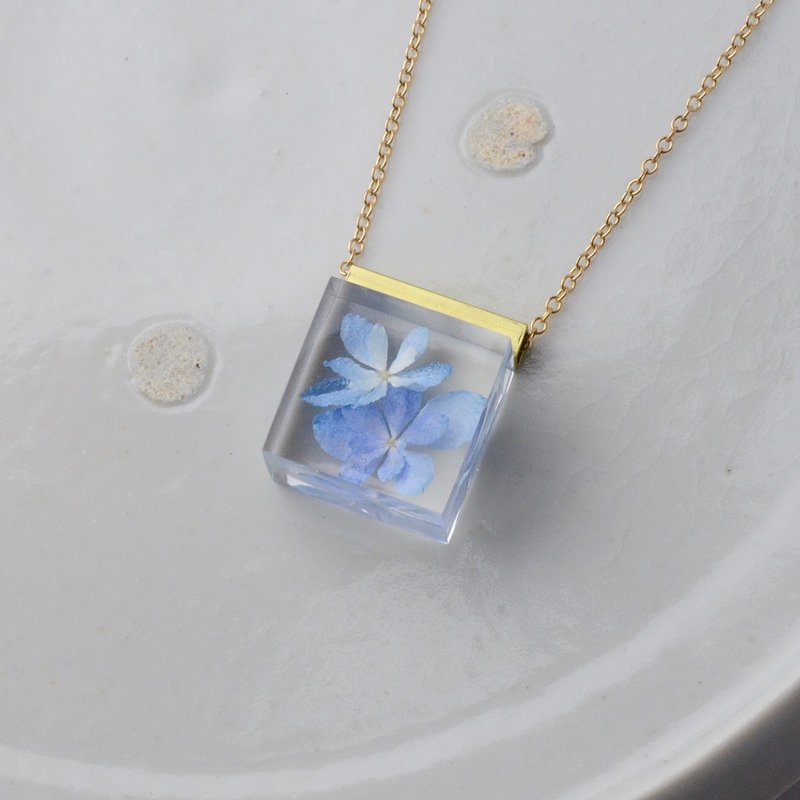Hydrangea Necklace 14kgf Hydrangea / Resin - 项链 - 其他金属 蓝色