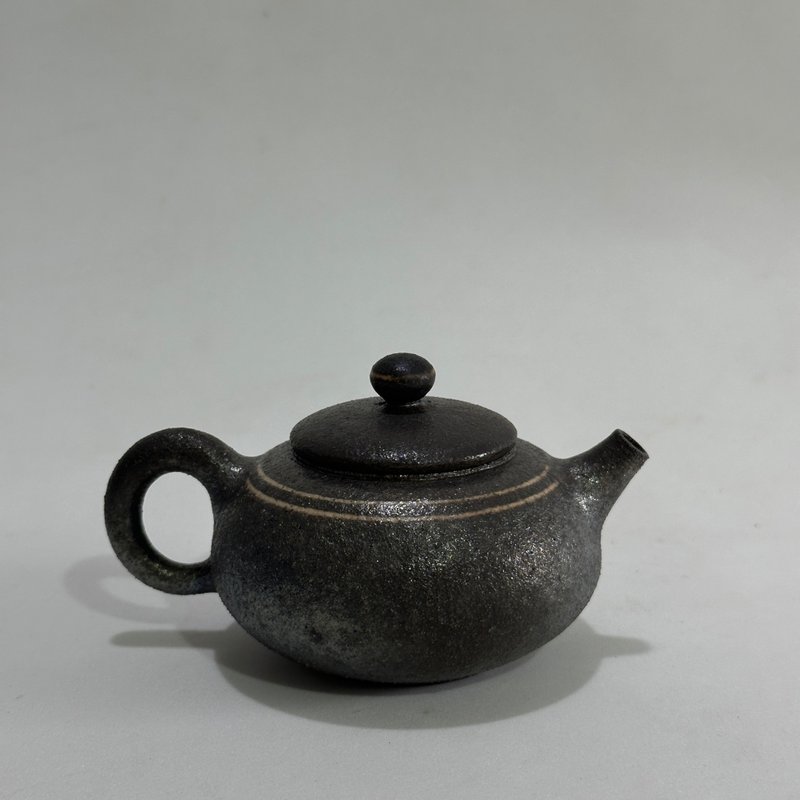 随心陶 I 柴烧茶壶 I 正把壶 I 程警濠 - 茶具/茶杯 - 陶 黑色