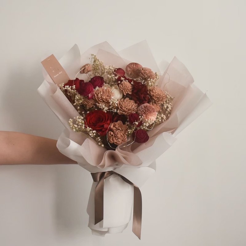 /红玫瑰花束/求婚 生日 开幕 满天星 告白 夜灯 毕业花束 教师节 - 干燥花/捧花 - 植物．花 红色