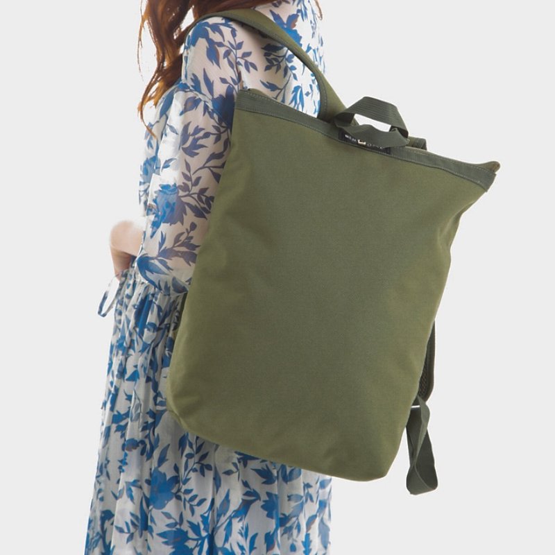 ENVIROSAX 抗水手提后背包─军绿 - 后背包/双肩包 - 聚酯纤维 卡其色