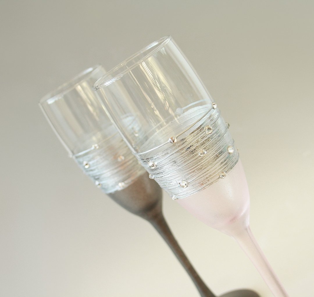 Mr and Mrs Wedding Glasses Pink Black Silver Crystals, hand-painted set of 2 - 酒杯/酒器 - 玻璃 粉红色