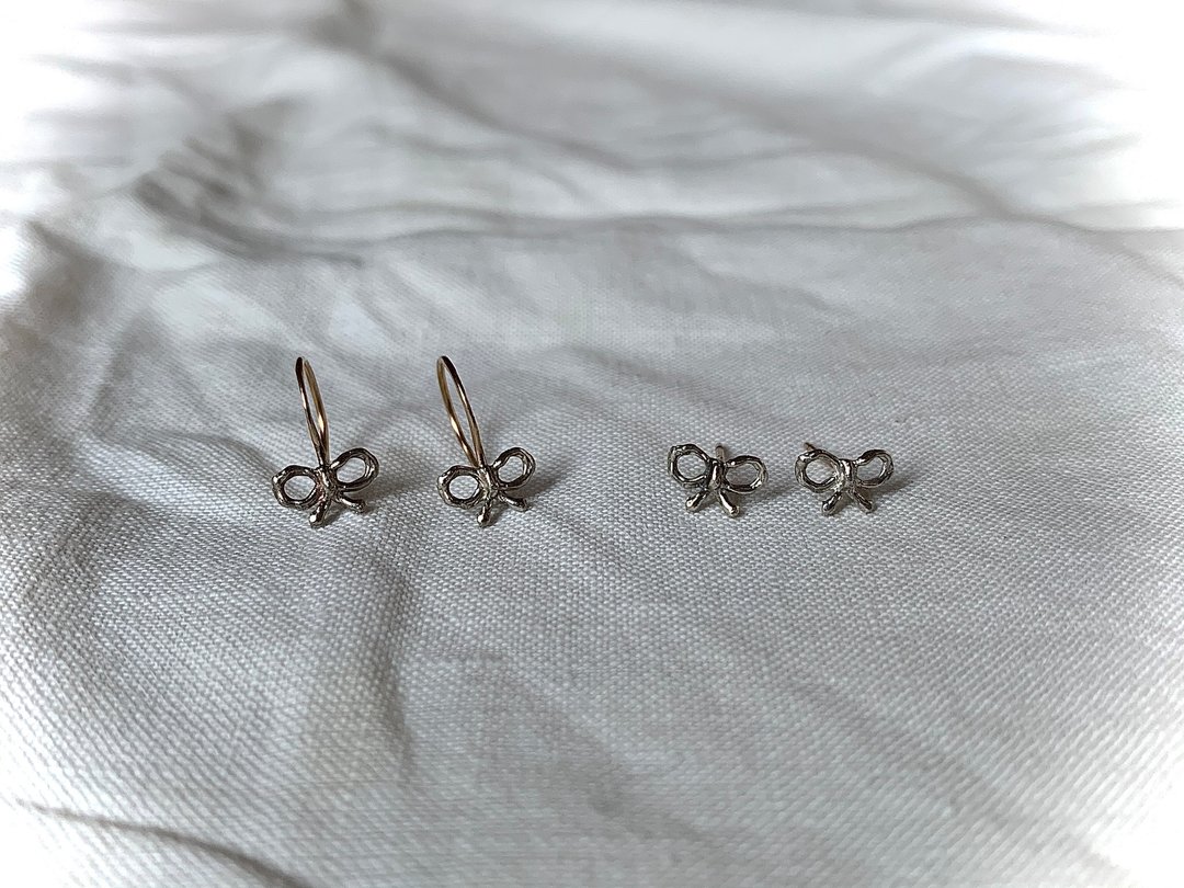 Ribbon earrings - 耳环/耳夹 - 银 银色