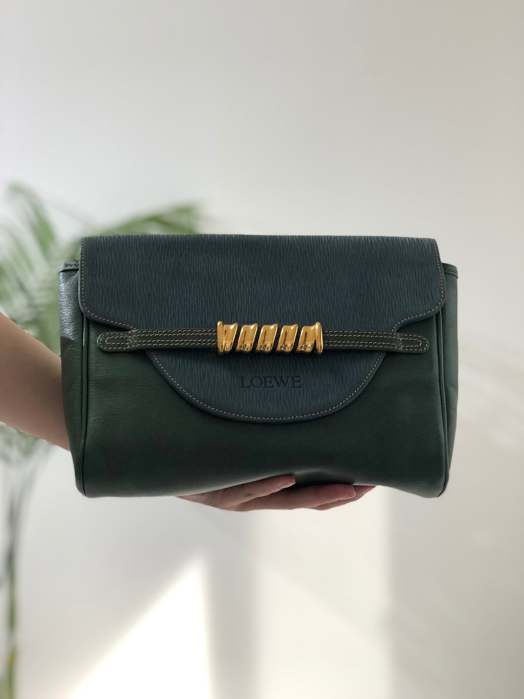 【日本直运名片二手包】LOEWE罗意威 Velazquez Twist Leather Combi 皮革手拿包绿x蓝6kxby7 - 手拿包 - 真皮 绿色