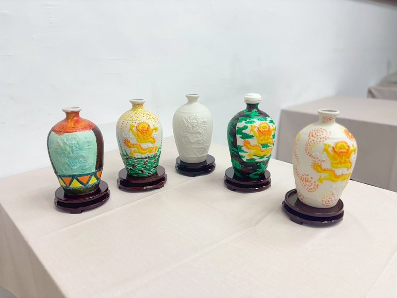 【金门县陶瓷厂】DIY彩绘酒瓶 - 陶艺 - 陶 