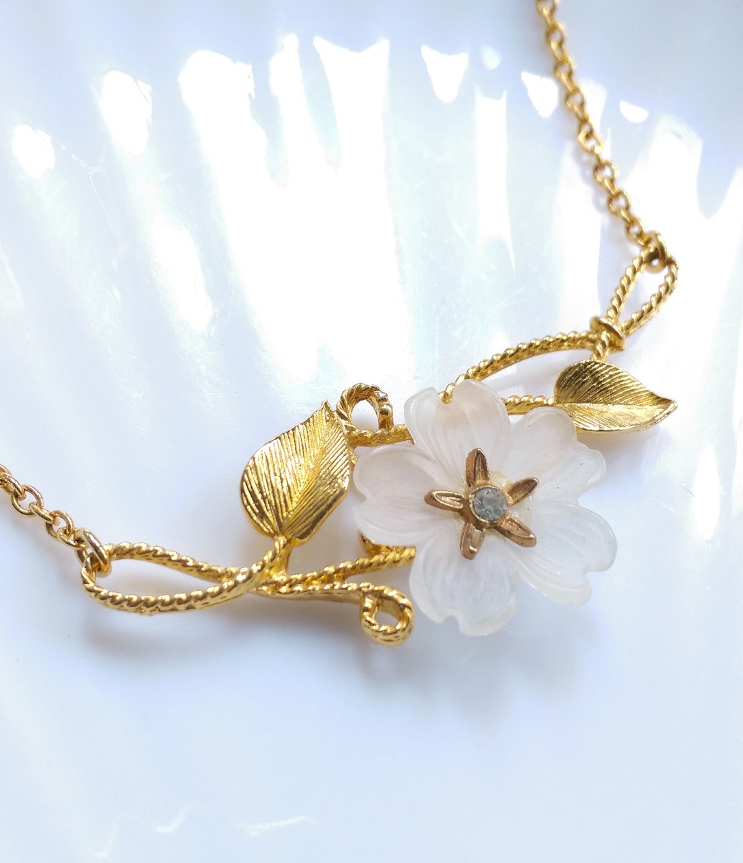 【西洋古董饰品 】金属镀金 优美花叶  颈链 项链 - 项链 - 其他金属 金色