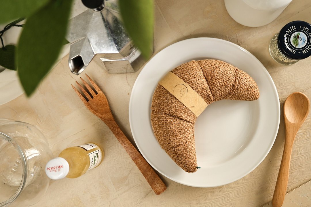 纯手缝 可颂 Croissant  / 吊饰 / 手作布偶 / 居家摆饰 / 礼物 - 玩具 - 其他材质 多色