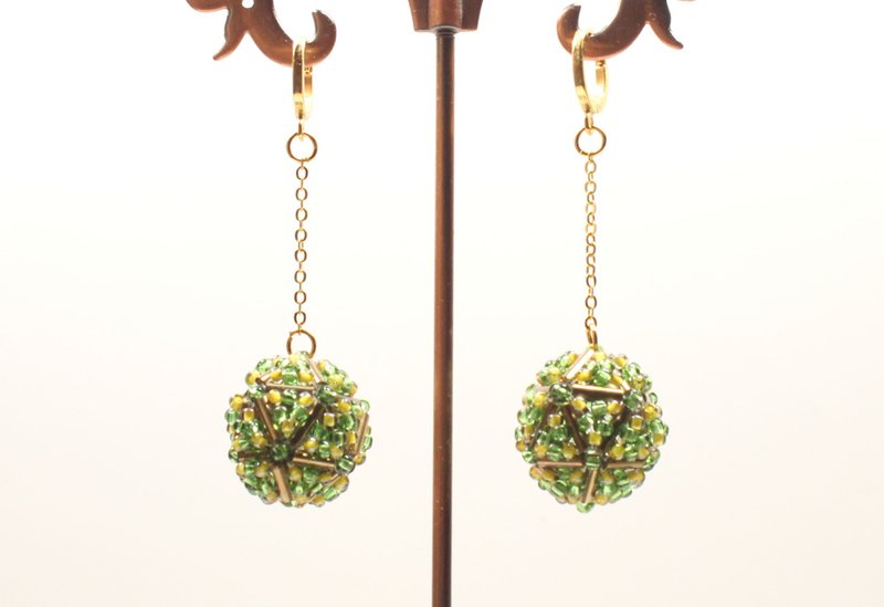 Green Beaded Ball Earrings Seed bead Dangle earrings - 耳环/耳夹 - 玻璃 绿色