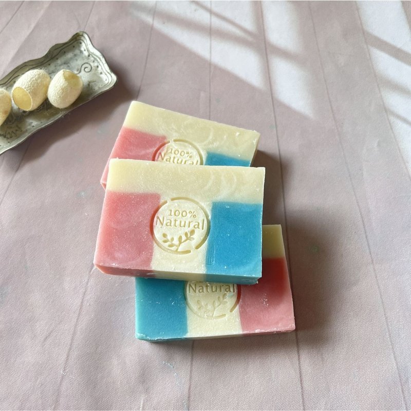 玫瑰蚕丝皂/酪梨护 140g 重 - 肥皂/手工皂 - 植物．花 多色