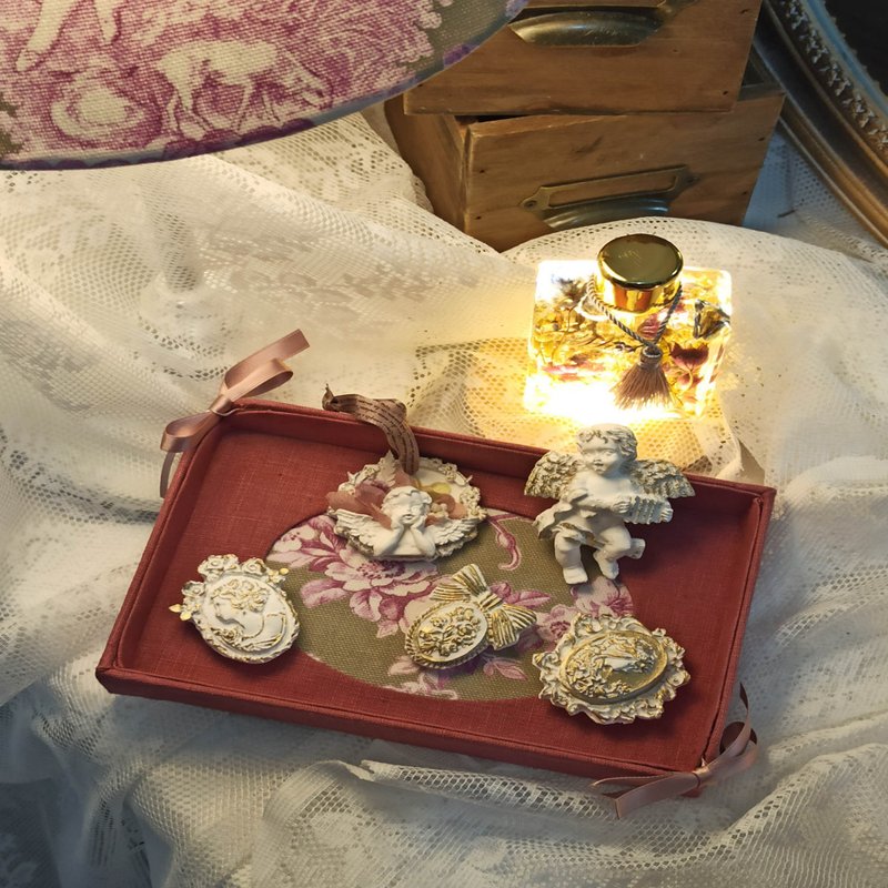 毕业礼物・凡尔赛仕女与小天使香氛砖磁铁吊饰 - 香薰/精油/线香 - 植物．花 金色