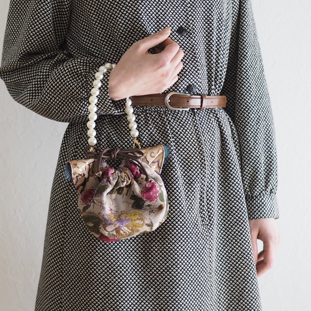 Jaguar woven cat type drawstring purse pochette (1 piece work) - 侧背包/斜挎包 - 棉 卡其色