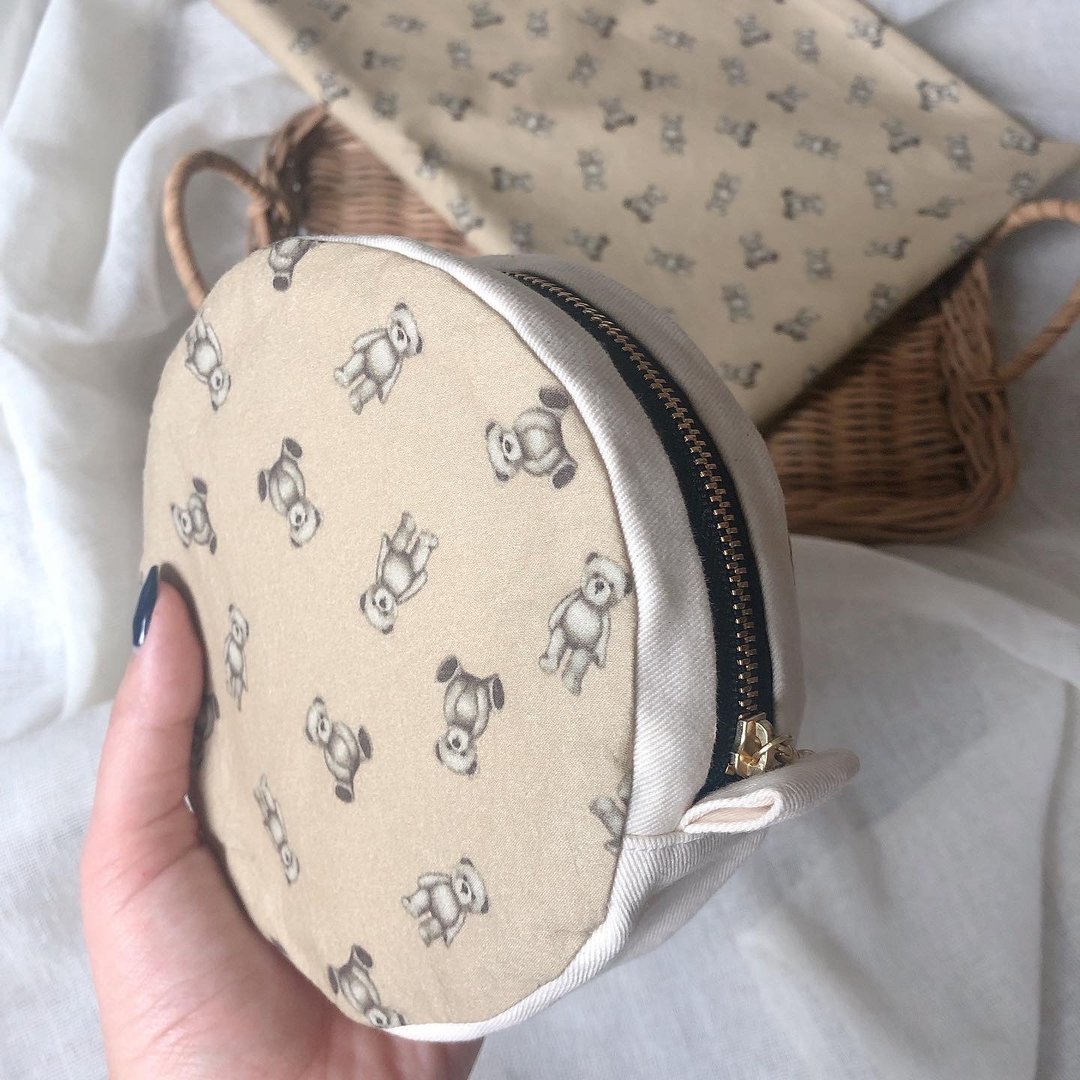 Round pouch / Teddy / Round pouch, bear - 化妆包/杂物包 - 棉 咖啡色