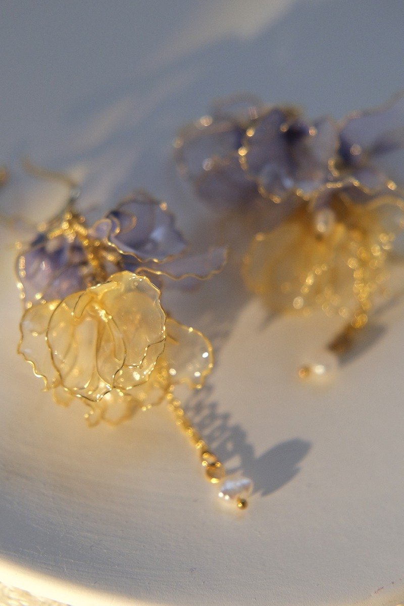 绽放之时 / 腕豆花 / 手工澎湃珍珠长耳环耳挂 / 紫 / 无耳洞可 - 耳环/耳夹 - 树脂 紫色