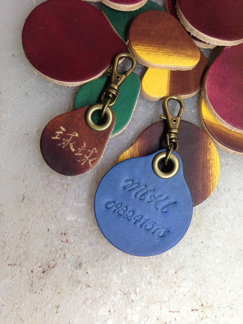 植鞣牛皮宠物猫狗定制防走失牌/名牌(大圆吊牌) - 项圈/牵绳 - 真皮 多色