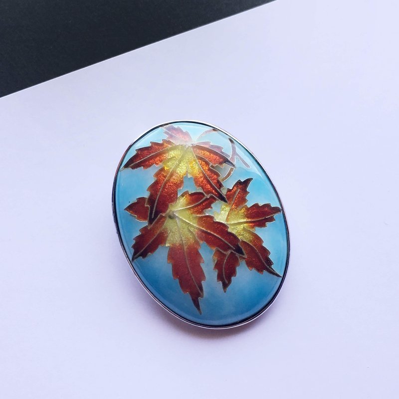 Autumn Leaves [Sky Blue] Cloisonne Brooch Pure Silver Wired Cloisonne - 胸针 - 其他材质 蓝色