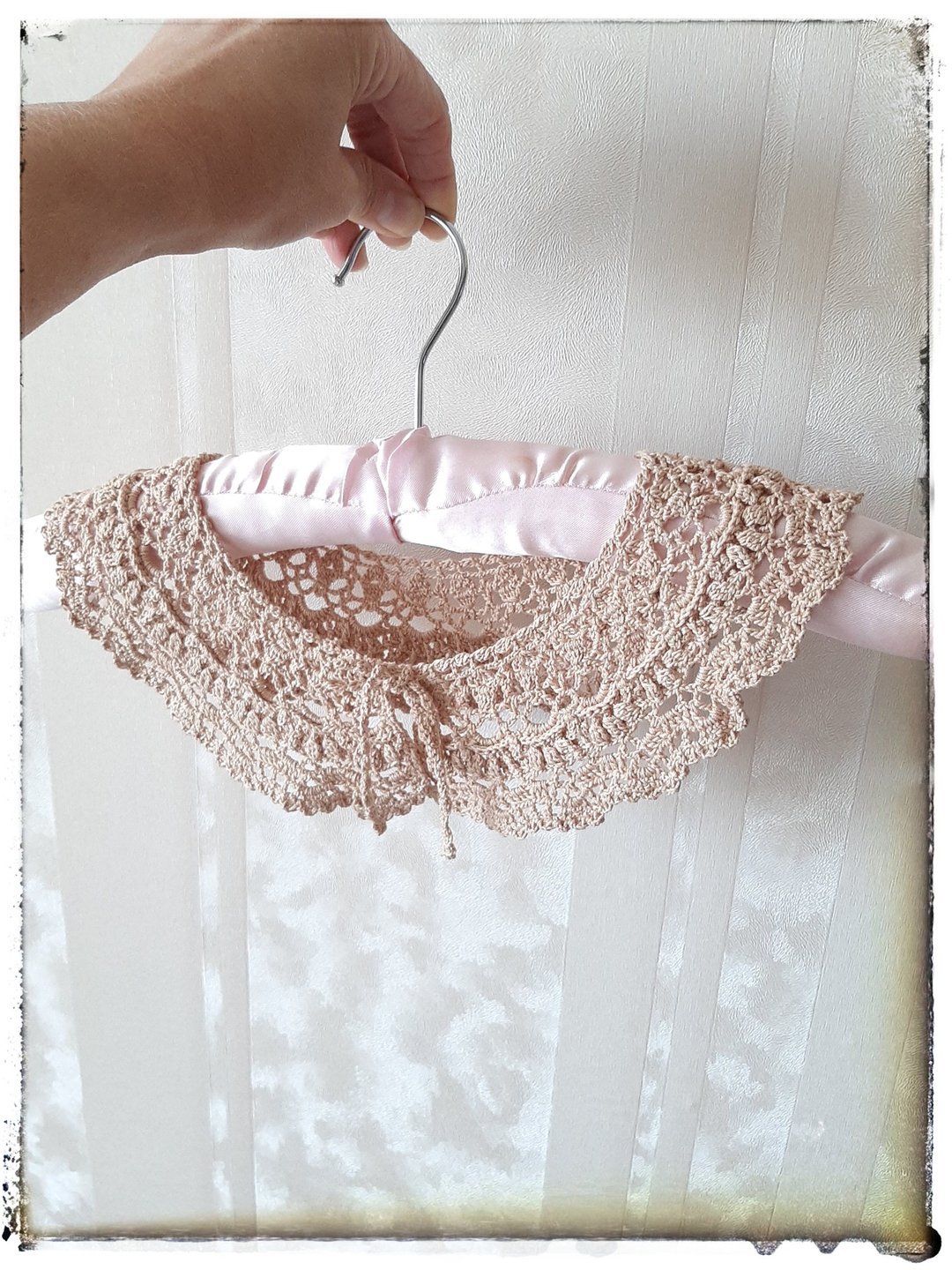 Detachable cotton collar handmade Beige crochet collar - 锁骨链 - 棉 金色