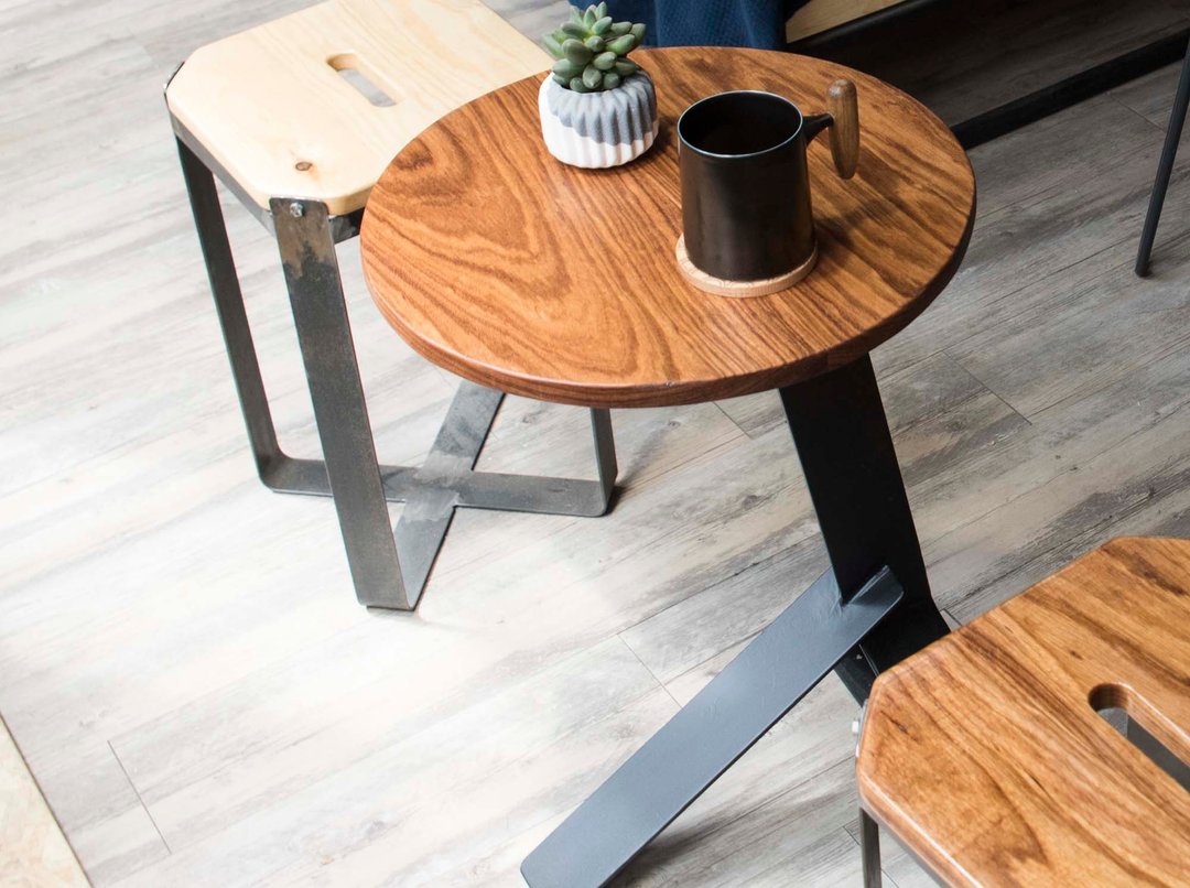 Nighthawk End Table - 餐桌/书桌 - 木头 咖啡色