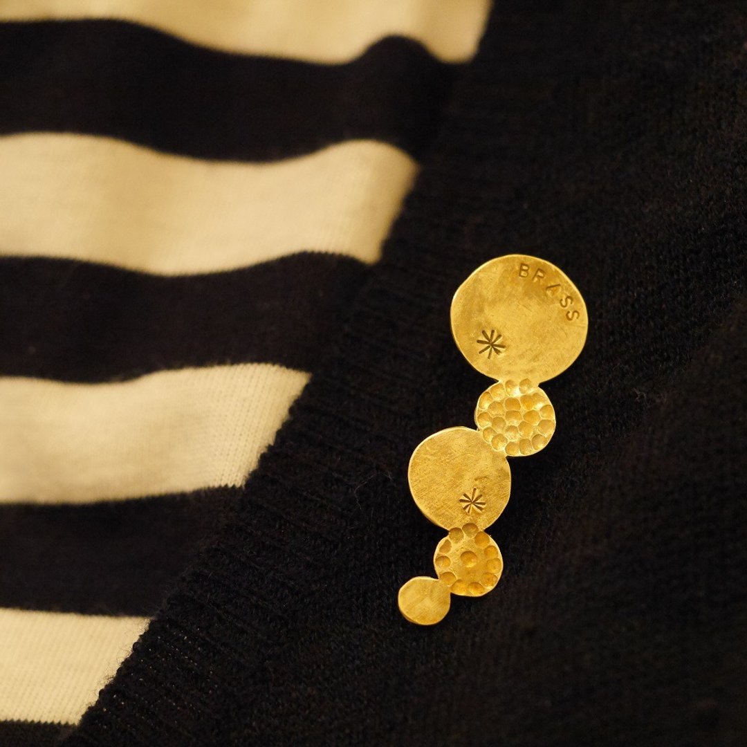 Snow brooch material brass - 胸针 - 铜/黄铜 金色