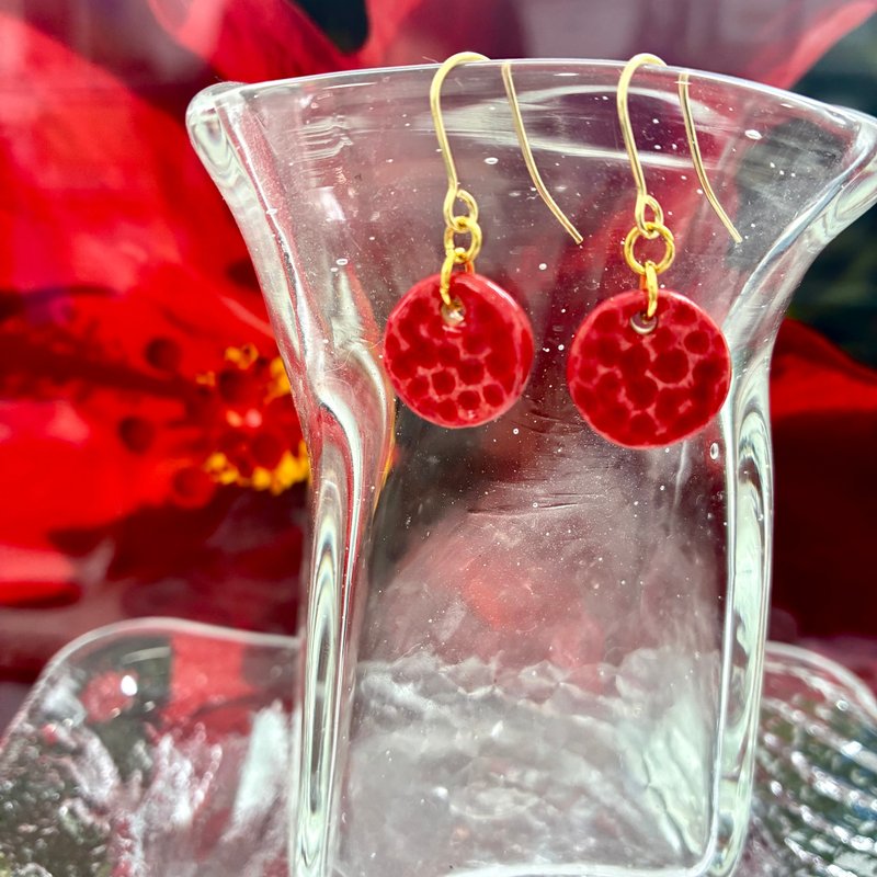 冲绳陶器耳环－扶桑花 手作陶瓷花饰品 - 耳环/耳夹 - 不锈钢 红色