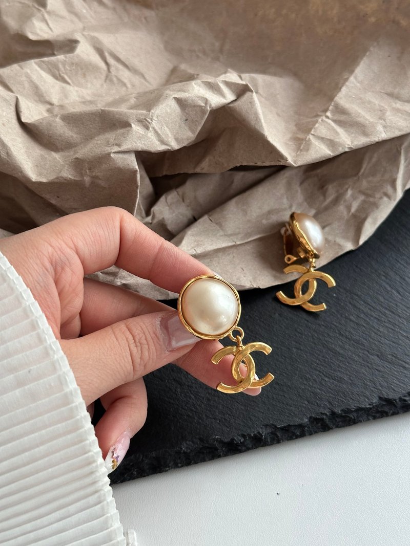 中古品 Chanel 香奈儿 大珍珠CC耳夹 - 耳环/耳夹 - 其他金属 金色