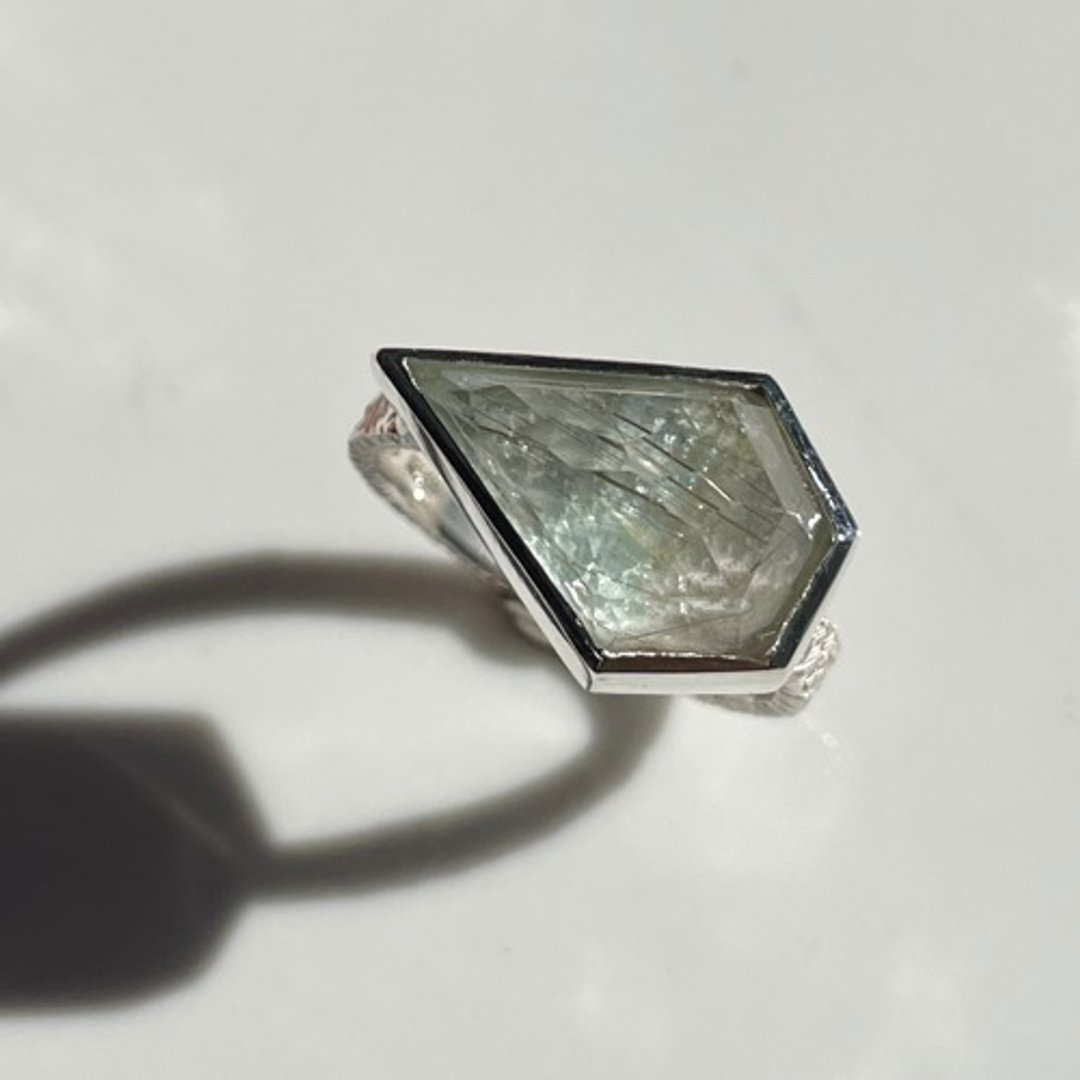 Pinkoi 代购 -  金红石石英 x 海蓝宝石双石变形五边形箭头粗切银SV925 戒指 - 戒指 - 宝石 