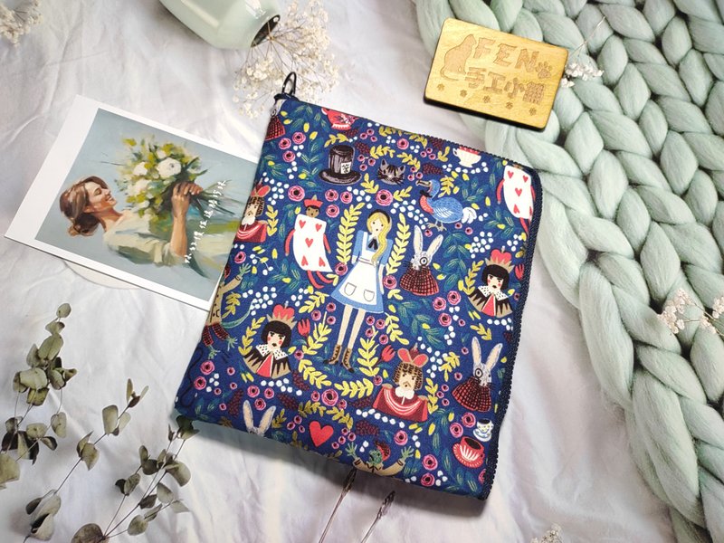 美国设计师布料深蓝色烫金爱丽丝布L型拉链袋加铺棉-电子书保护套 - 平板/电脑保护壳 - 棉．麻 