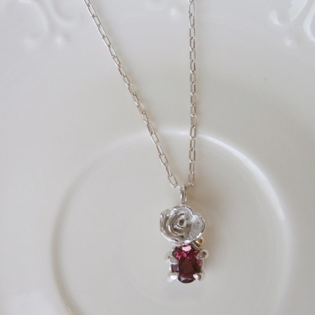 Pink rose pendant - 项链 - 宝石 