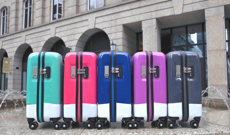【满额礼 PANTONE 色票行李箱 20寸】结帐满 NTD2880 or HKD999 - 行李箱/行李箱保护套 - 塑料 