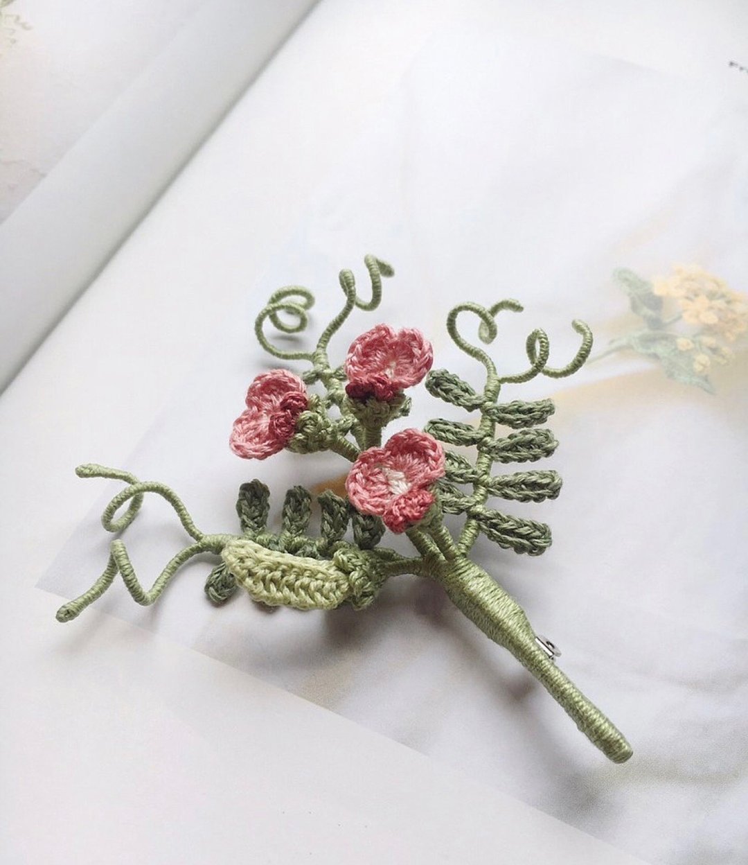 手工编织微鈎特色碗豆花胸针针织 钩织 - 胸针 - 绣线 多色