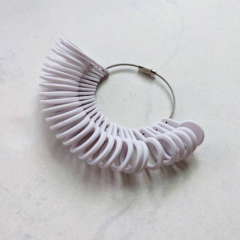 戒围测量器│手指测量工具戒圈 - 购买GUDEA戒指免费 - 戒指 - 塑料 白色