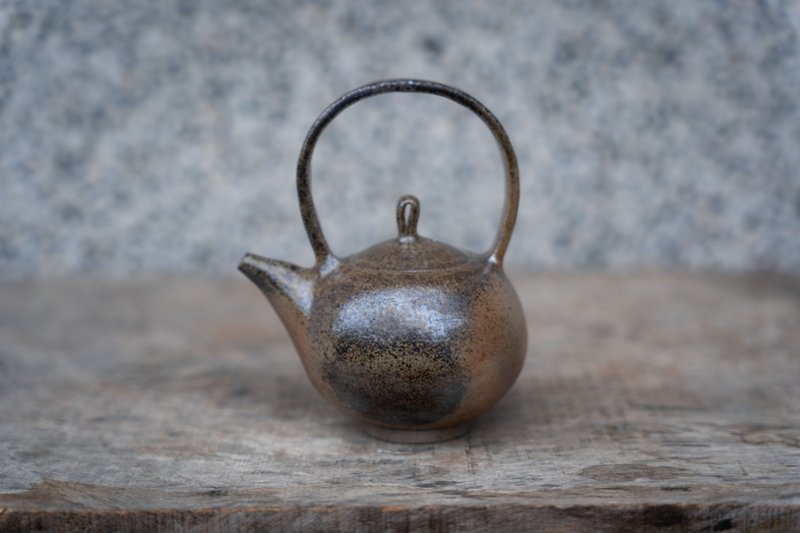 柴烧提把壶 - 茶具/茶杯 - 陶 卡其色
