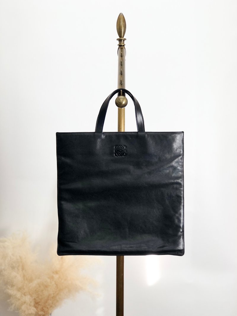 【日本直送，品牌二手包】LOEWE 手提包黑anagram nappa 皮革 复古 旧款 dzxkx3 - 手提包/手提袋 - 真皮 黑色