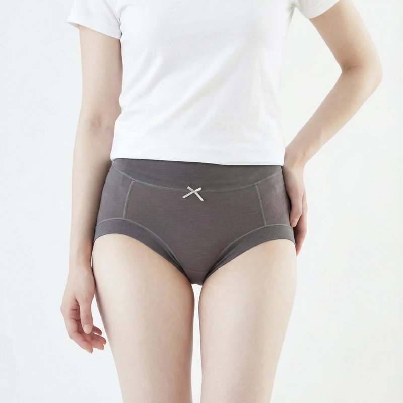 【日本制造】米糠嫘萦×棉 穿着即保养美肌内裤 秋冬干燥对策，水润保湿内着 - 女士内衣裤 - 环保材料 咖啡色
