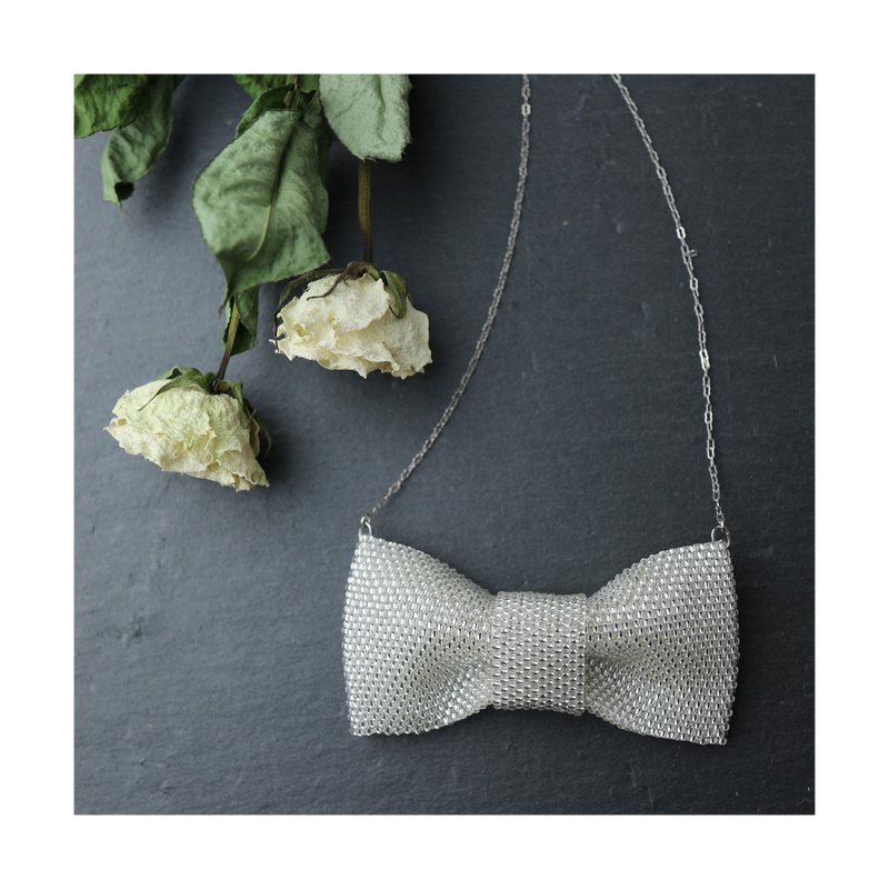 Beaded Ribbon Necklace (white) - 项链 - 玻璃 白色