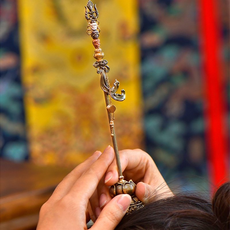 【莲师天杖】莲花生大士法器藏式摆件工艺品加持去凝障摆件 新品 - 摆饰 - 贵金属 多色