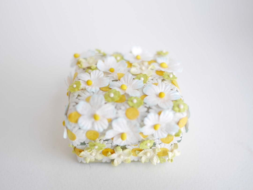 纸花，桑皮纸盒，纸花，尺寸5x5x3厘米。绿色 - 木工/竹艺/纸艺 - 纸 绿色