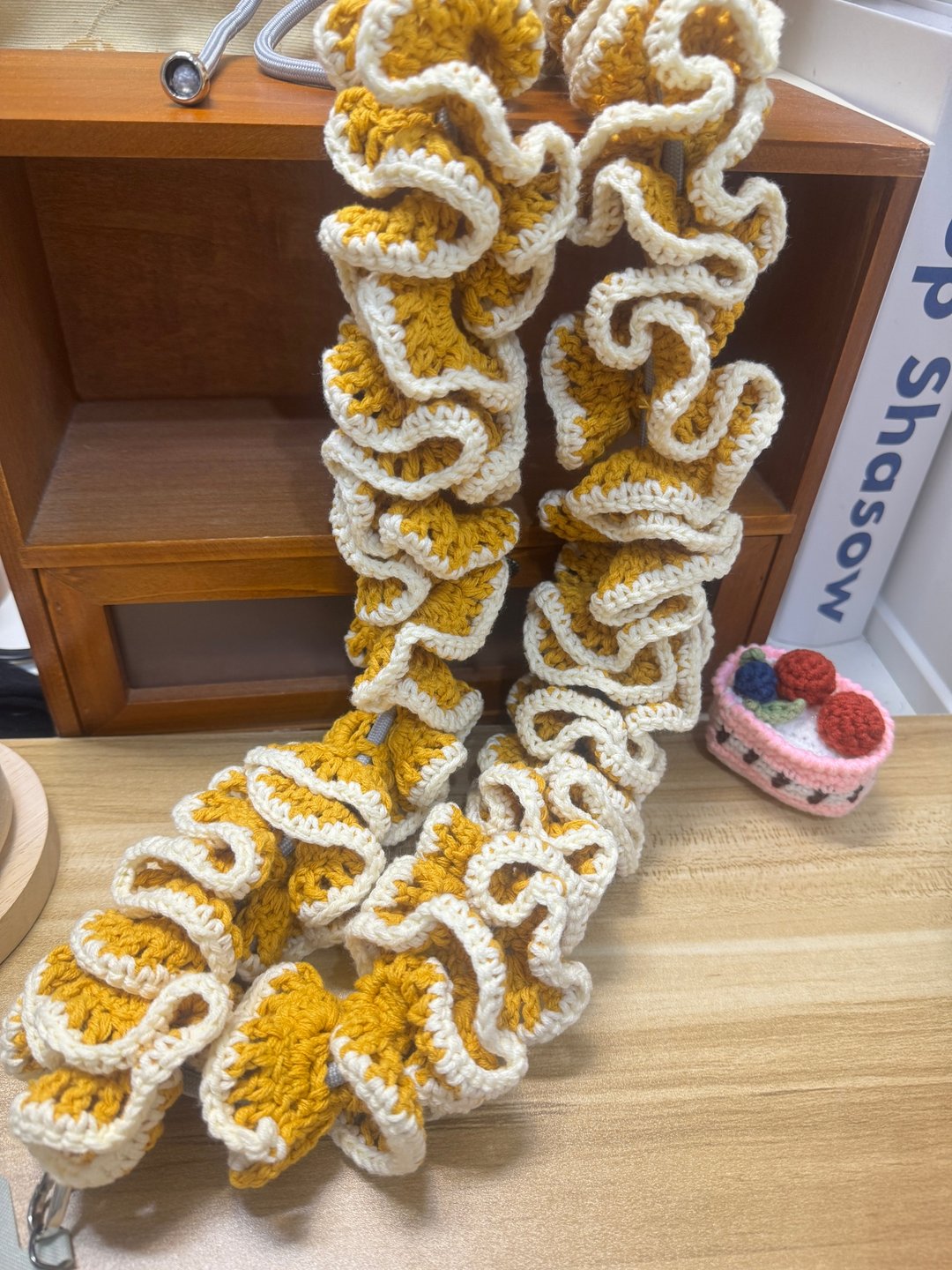 MUMU 波浪裙摆手机挂绳 金盏花咸奶盖配色 可调式背带 手机链 - 挂绳/吊绳 - 棉 橘色